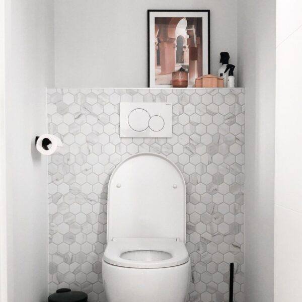 amh13003 hexagon carrara white marble effect 2 e1660142370930